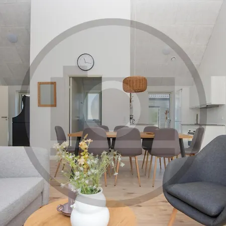 Lovely In With Jacuzzi Holiday home *